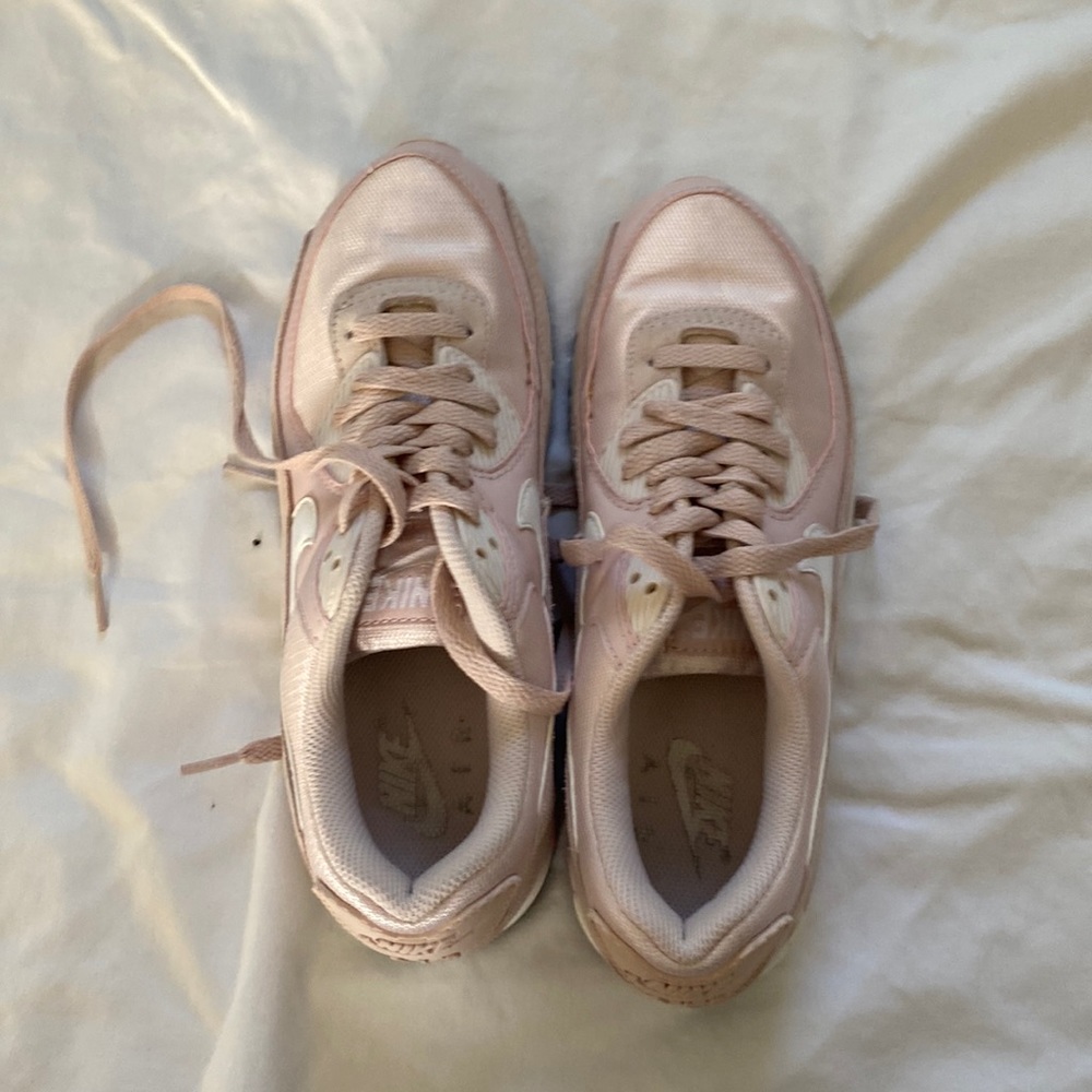 Rose Nike Air Max 90, size 8 woman